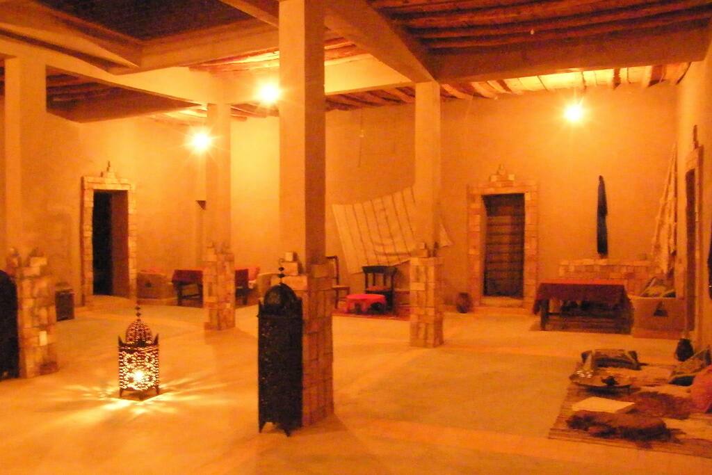 salon restaurant