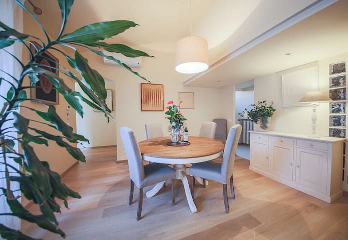 Alfani 3b near GALLERIA ACCADEMIA gallery image 3