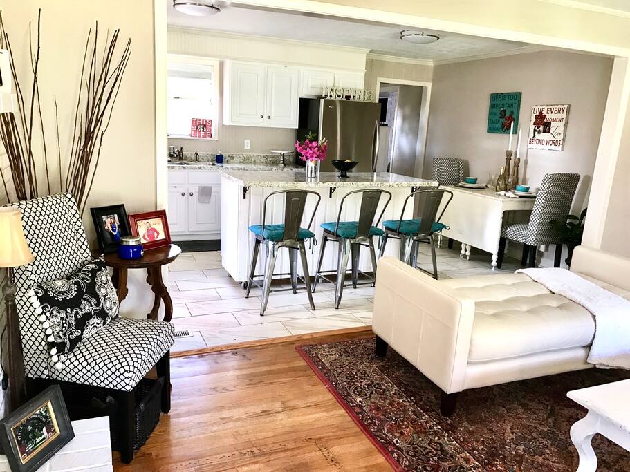 Full access to Kitchen, Living Room, Office (printer) and common areas.