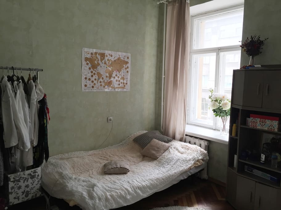 1st room