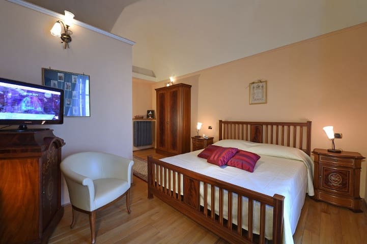 Villa Durando - Room Weapon of the Kingdom
