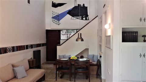 Design Maisonette (Loft) 1 Min walk from the Beach