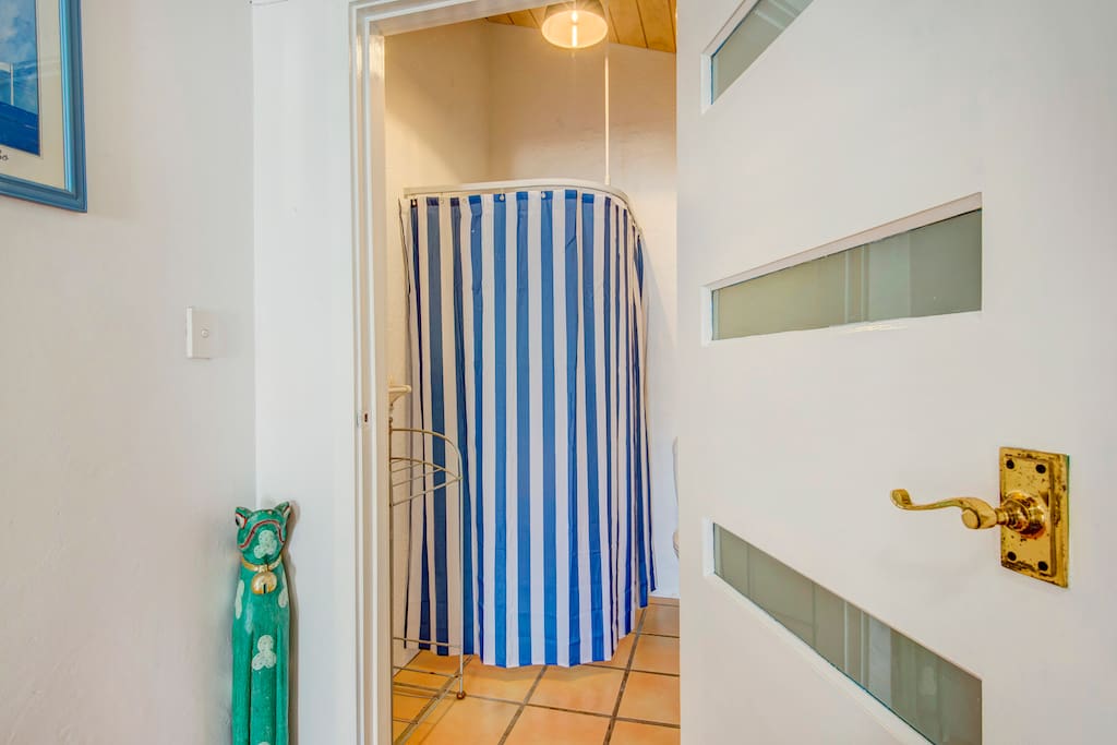 Main bathroom