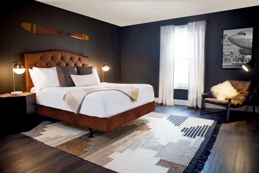 Plush King-sized beds