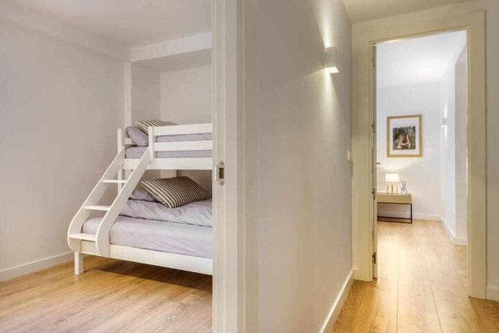 Chambre triple, lit superposé avec 90 et 150 lits