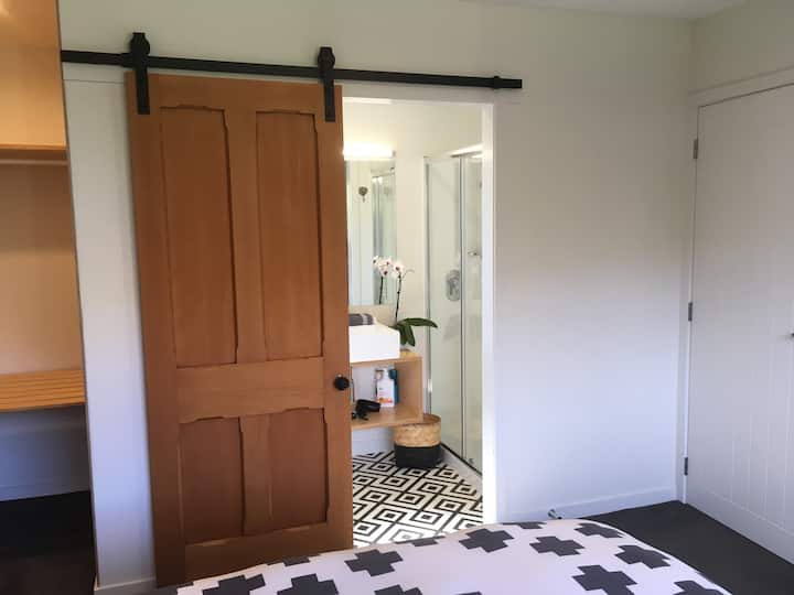 Baño privado para el dormitorio #2