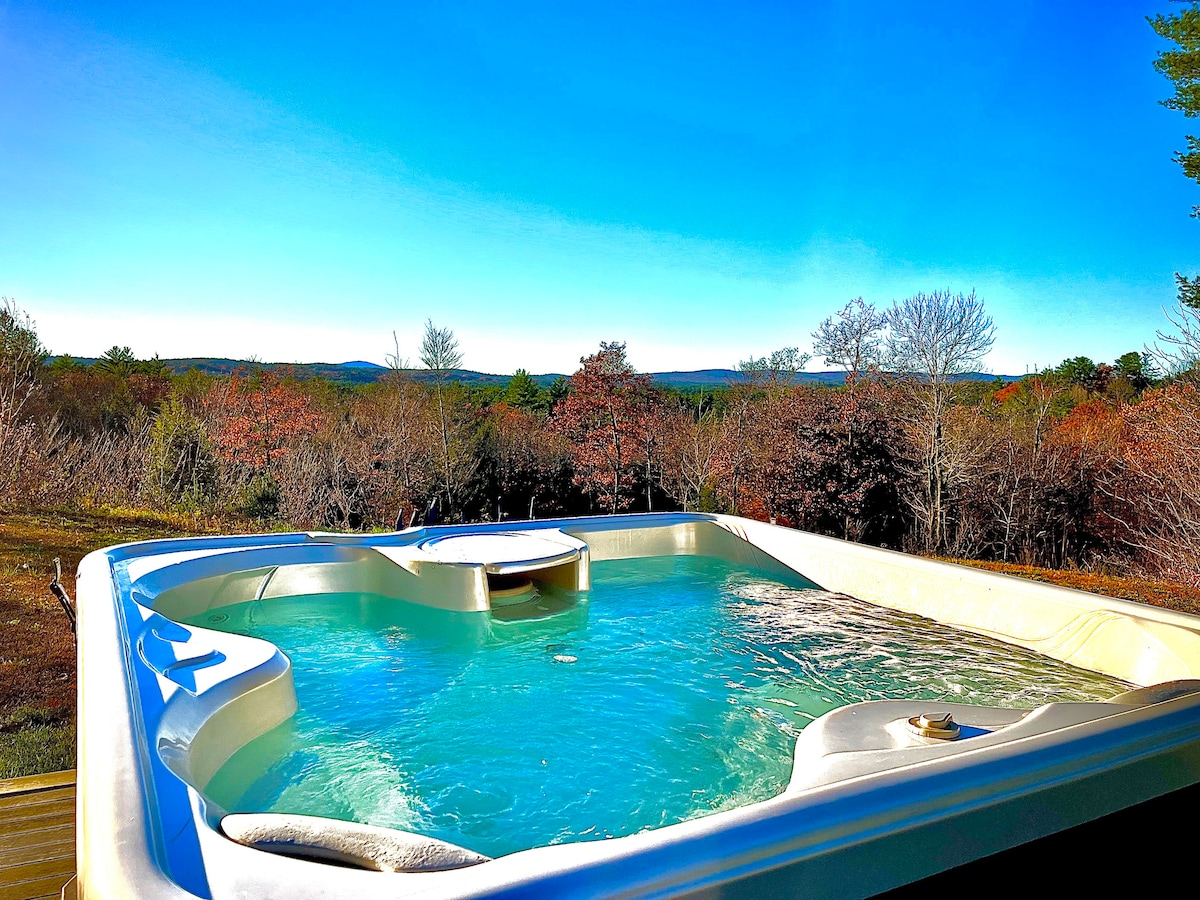 Private InLaw Apartment With Views and Hot Tub Guest suites for Rent