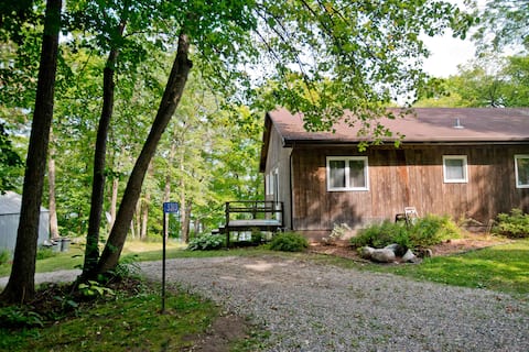 Secluded 3brm lakehome,40 acres, all the amenities