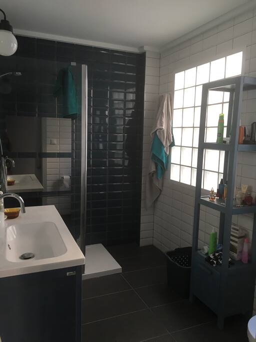 Baño compartido y recién reformado
