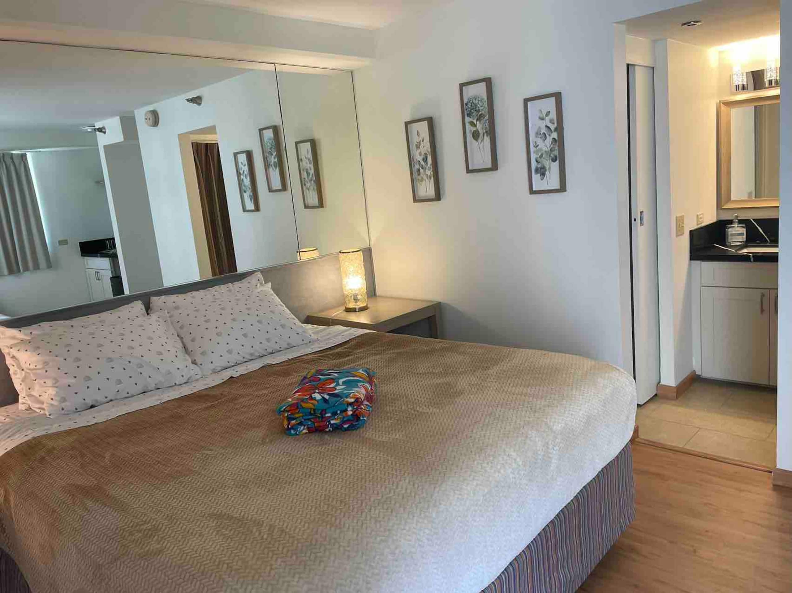 MangoGo 403/Cozy & Spacious New Room in Waikiki - Image 3