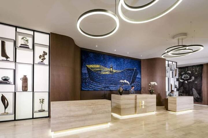 Luxury Condo, Beach resort Miami, Beach Front gallery image 2