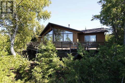 Cottage with Beautiful Lake view