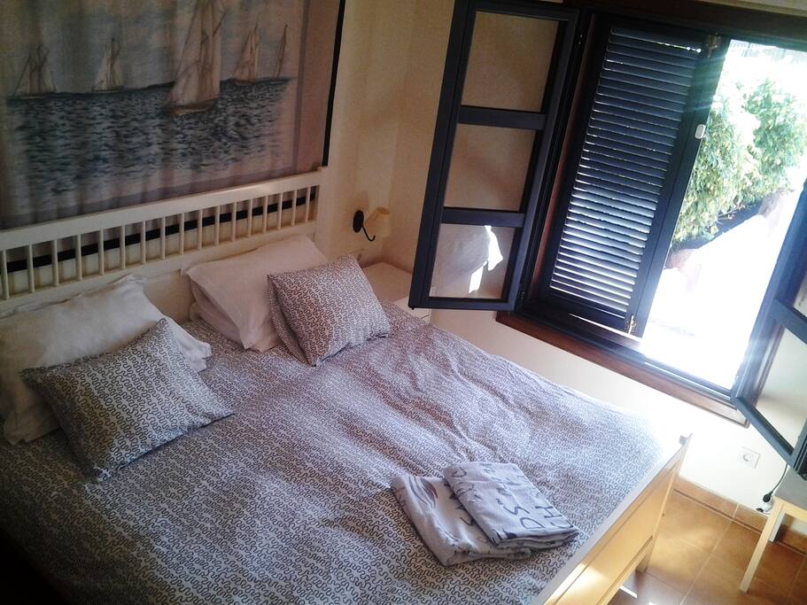 Habitación privada con vistas a la piscina