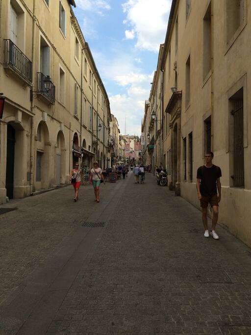 rue de l'Université - à 200m