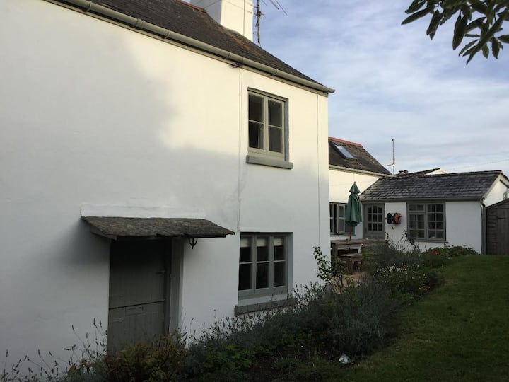 18th Century Cottage in Chillington, Kingsbridge. Cottages for Rent