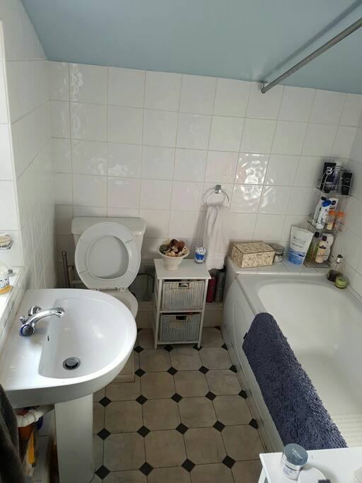 Shower / Bath.
