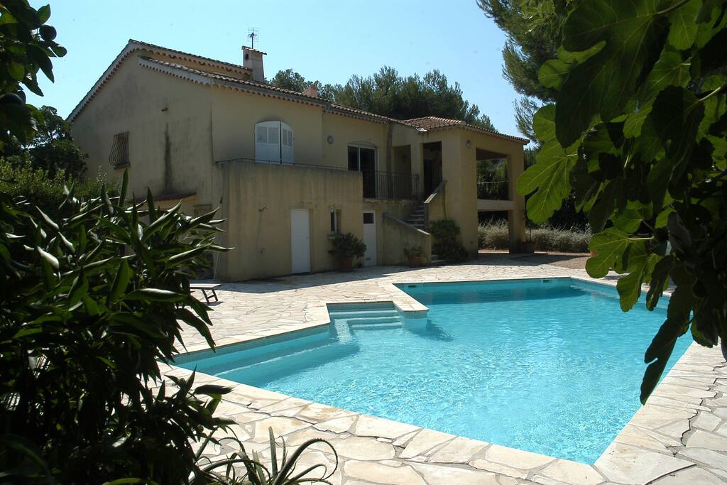 General view of the villa and pool.