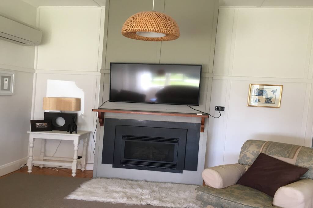 Gas fireplace