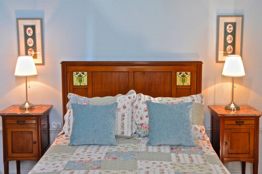 Cama confortable con vistas