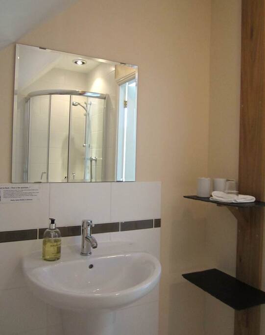 Loch Glow ensuite