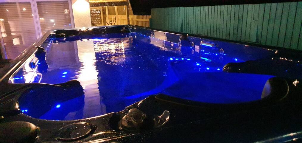 “The Prince” Luxury house with private chef gallery image 4