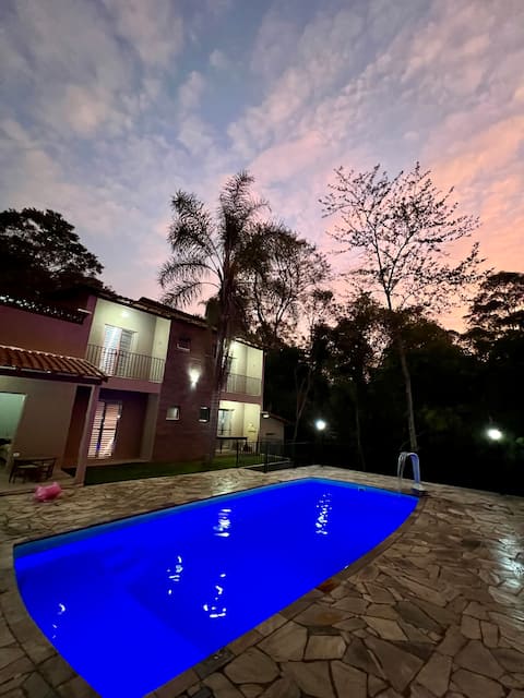 Top performing Airbnb: Spacious site with nature and great views in Mairiporã