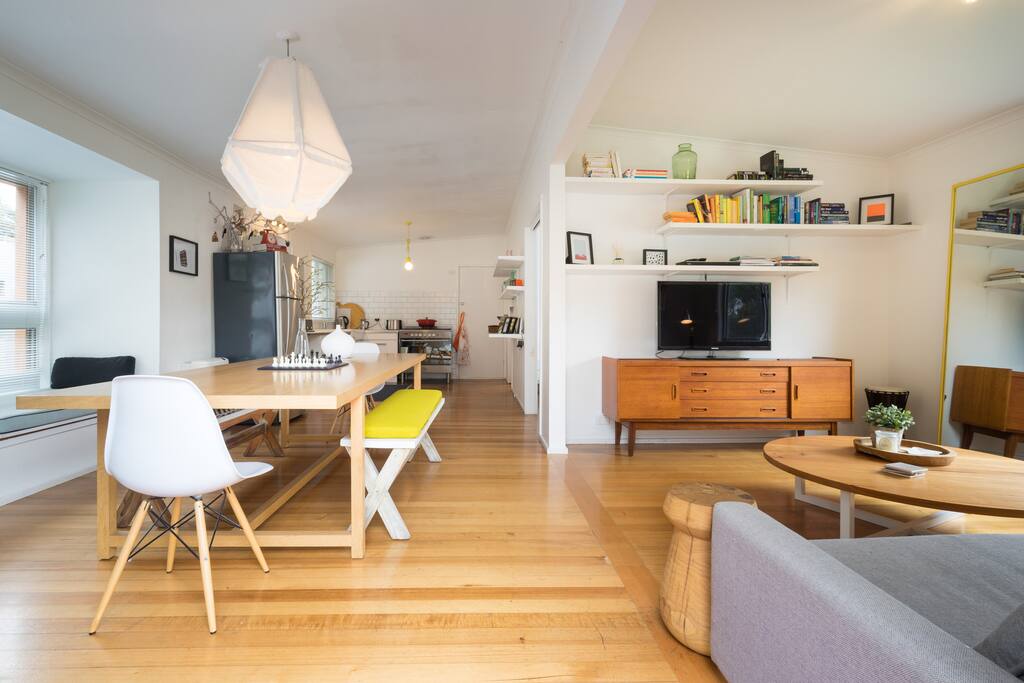 This beach shack is perfect for entertaining and... simply enjoying!