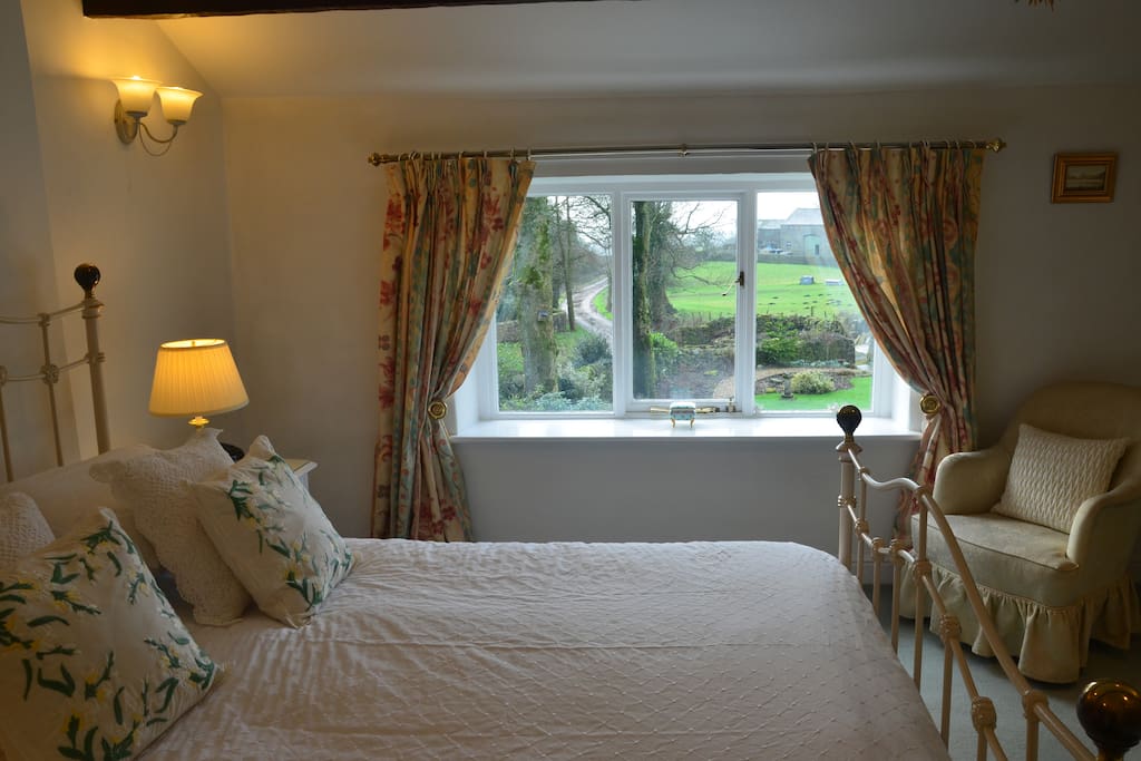 Alden Cottage Bedroom
