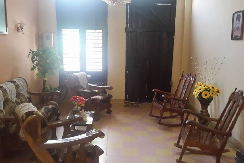 The house is located very near to the Viazul bus station and the central park.