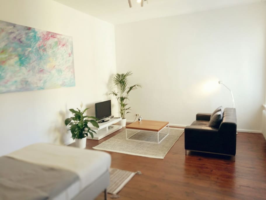 sit back and relax on the sofa / nimm Platz und relaxe auf dem Sofa