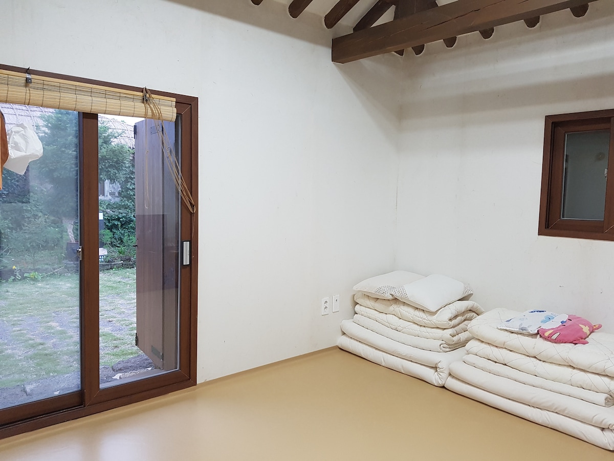 Odol房间的氛围如何？
希望您和您的家人及朋友度过一段舒适愉快的时光。