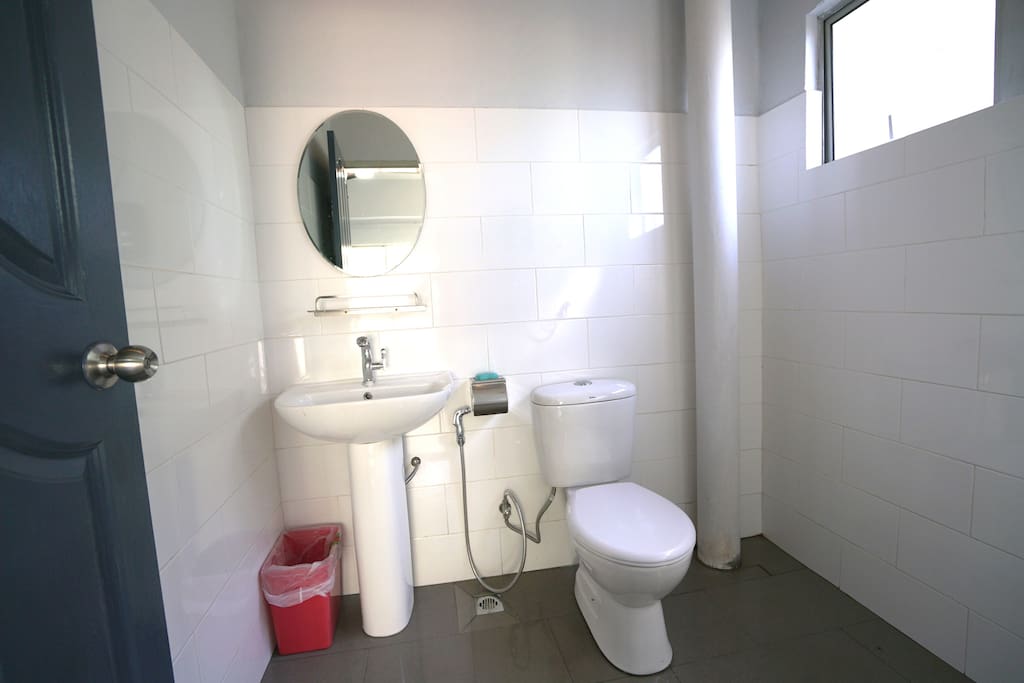 Mater bedroom toilet