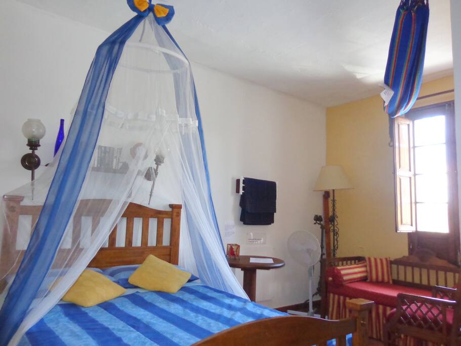 Double bedroom en-suite, daownstairs