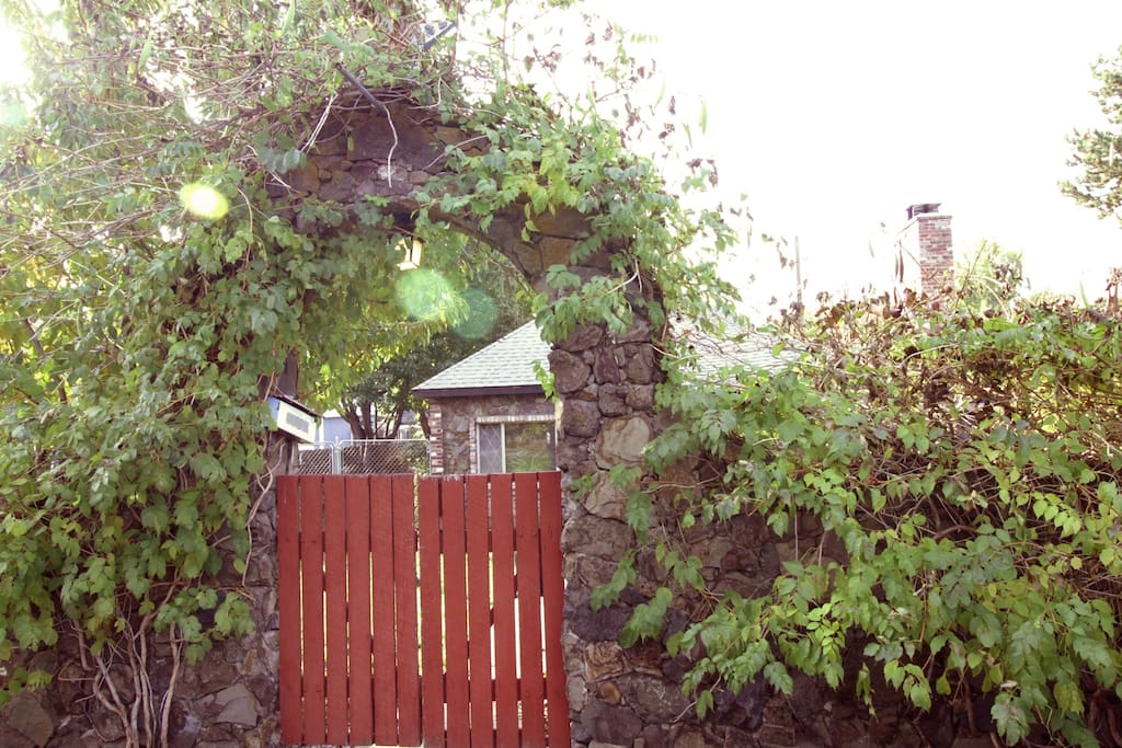 Gated entrance to the front yard from the street.
