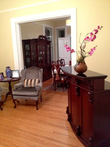 Curated Victorian for Business Travelers & Family gallery image 5