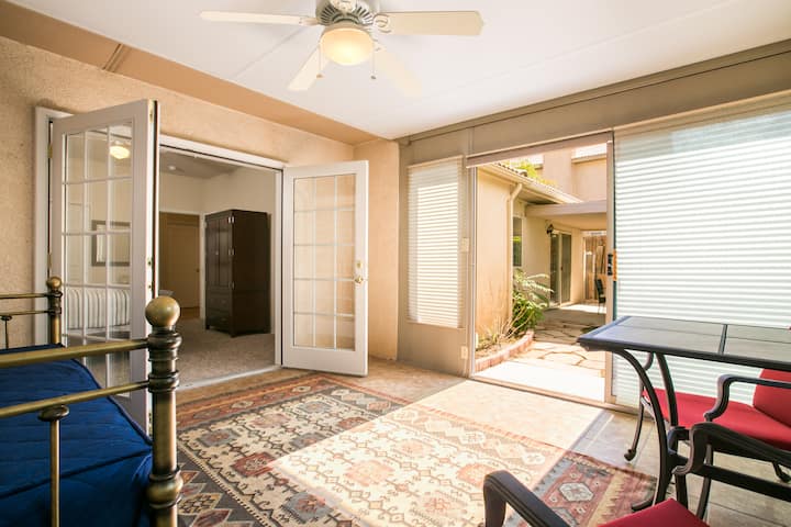 Temperature controlled sunroom with twin daybed and trundle