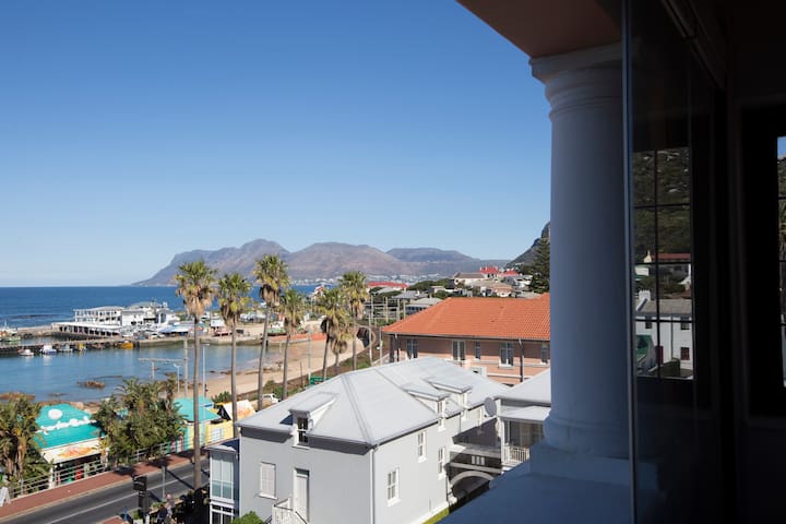 The Duke at the Majestic Village, Kalk Bay