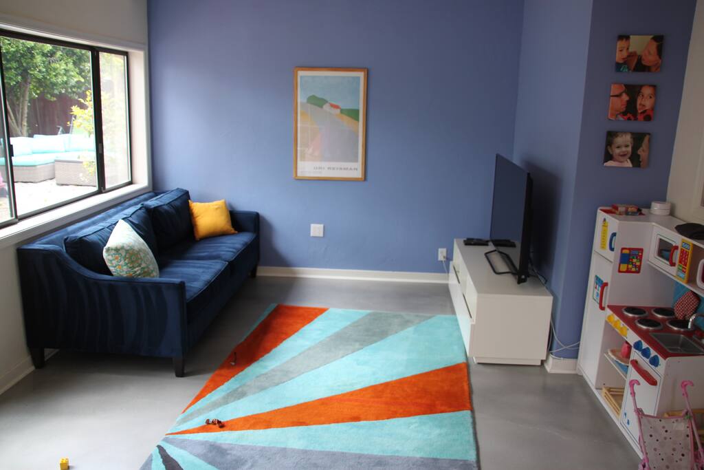 Family room -TV