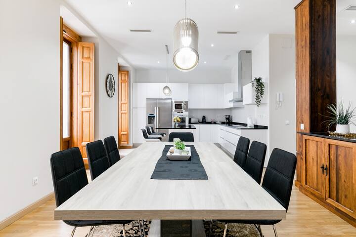 Señorial y generoso apartamento en plena Gran Vía madrileña gallery image 3