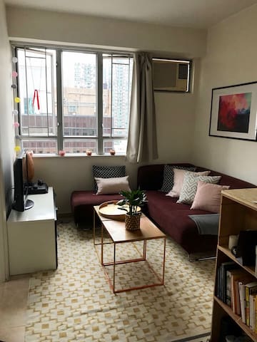 Light & cosy apartment in Sheung Wan