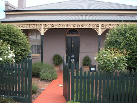 Renovated Central Victorian Cottage