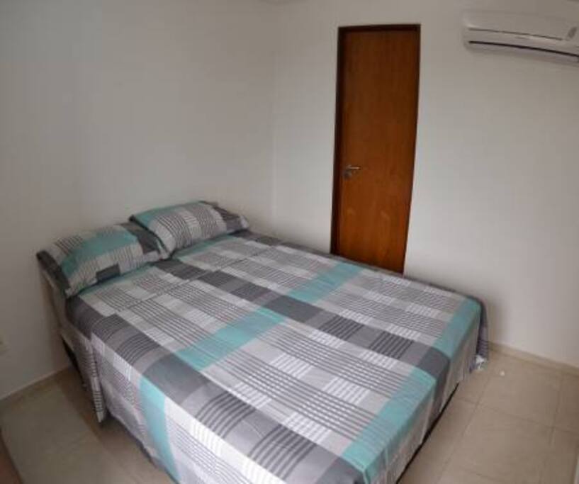 SUÍTE COM CAMA CASAL BOX, AR CONDICIONADO