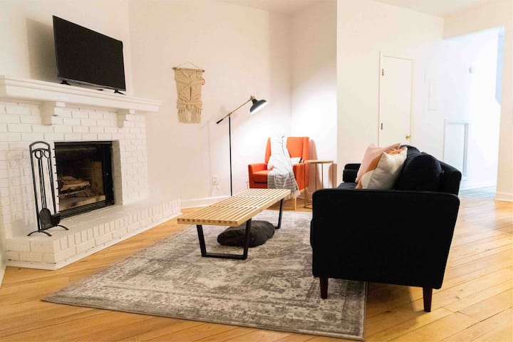 Cascades Park | Stylish & Spacious | Close To Fsu - Tallahassee, FL