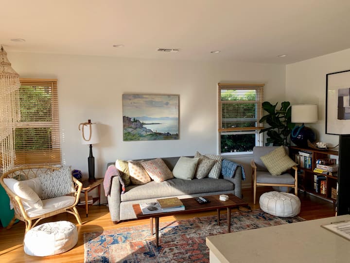 Dhoma e ndenjjes - Tapetet e jogës të vendosura në qoshe për përdorimin tënd