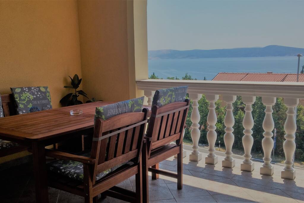 A2-balcony