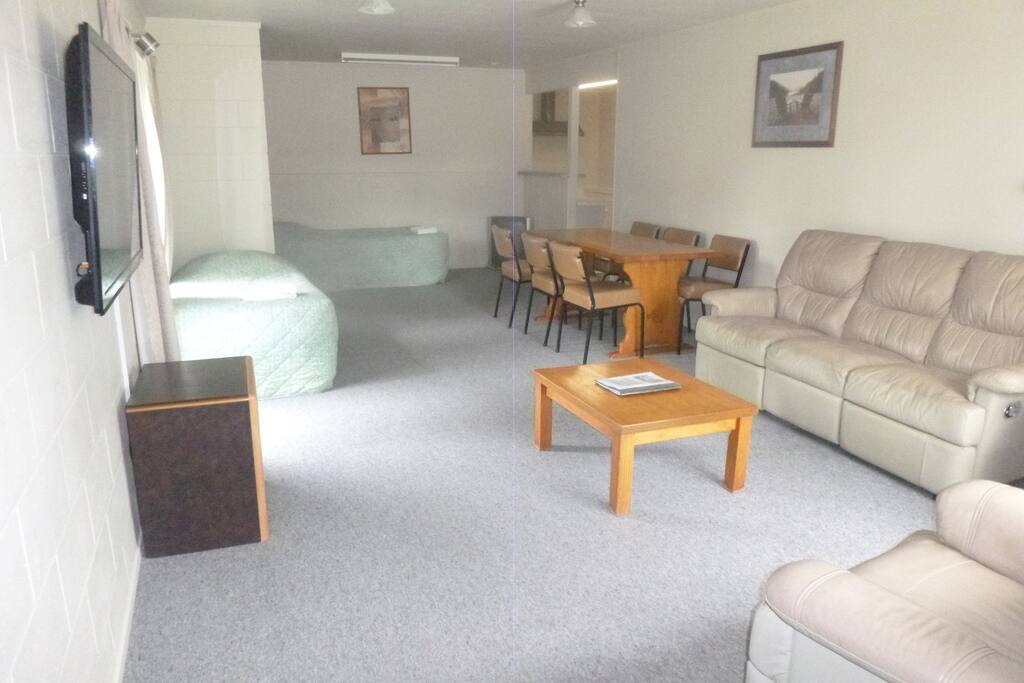 Spacious lounge area - Plenty of room for everyone.