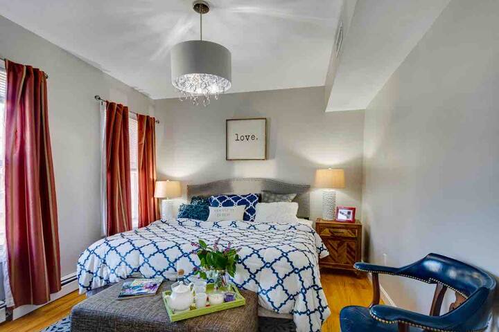 Unique 2 floors 8 beds 4 bath public transit gallery image 3