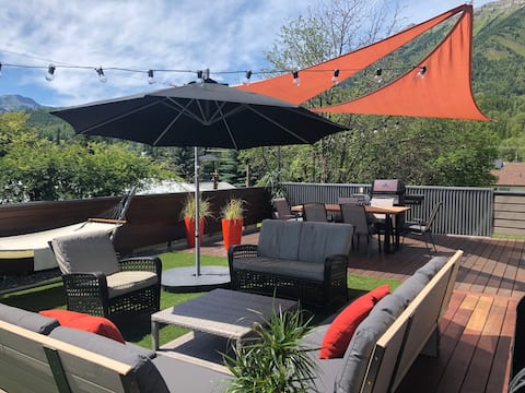 Modern Mountain-home, w/Hot tub & A/C