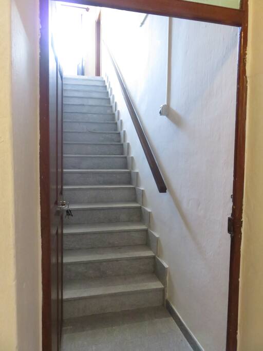 SCALINATA DI ACCESSO ALLE CAMERE
