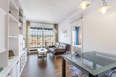 Propiedad de Airbnb exitosa: Attic with terrace en Hostafrancs